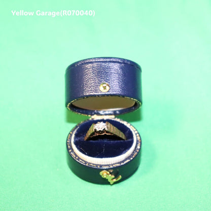 ヴィンテージ イギリス製 9ct ゴールド ダイヤモンドリング “B.BROS”刻印入り（ケース付き）