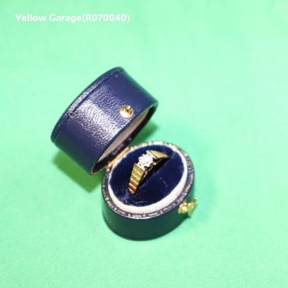 ヴィンテージ イギリス製 9ct ゴールド ダイヤモンドリング “B.BROS”刻印入り（ケース付き）