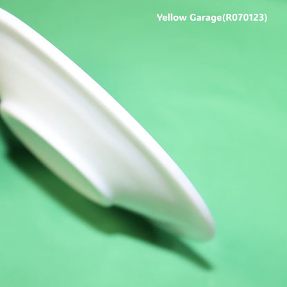 フランス製の乳白色ガラスで作られたヴィンテージのカップ＆ソーサーセット＿ソーサー横