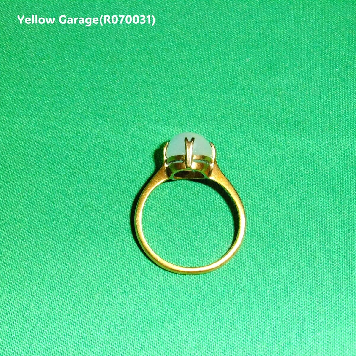 ムーンストーンリング（18金・イギリス・1960年代） ケース付き