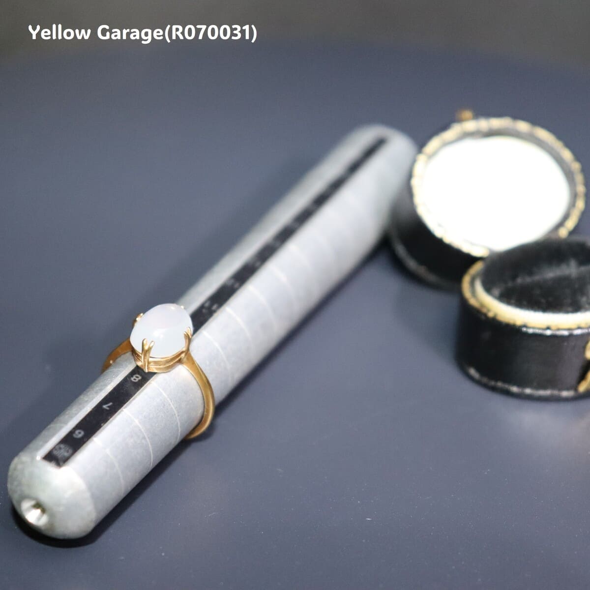 ムーンストーンリング（18金・イギリス・1960年代） ケース付き