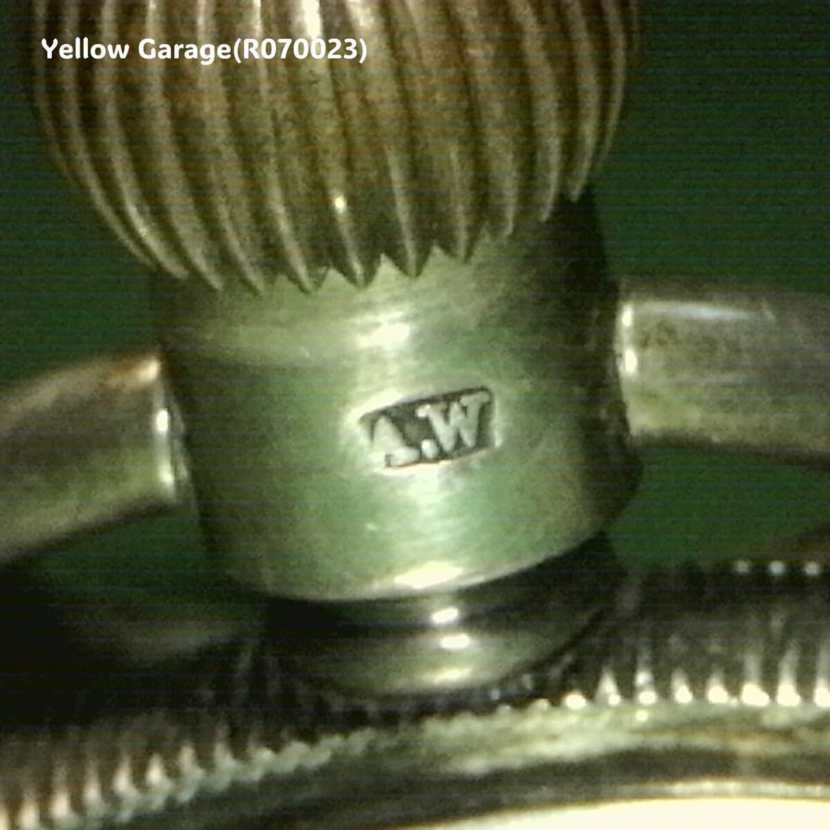 アメリカの精密 × イギリスの銀細工